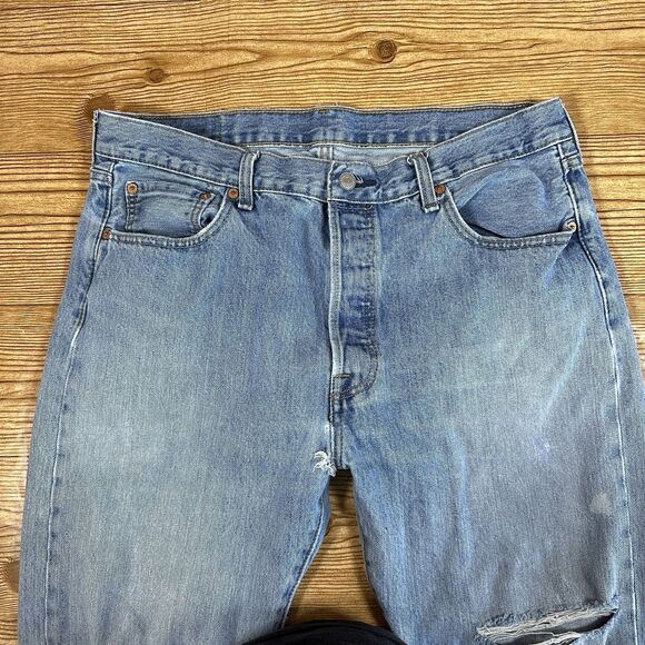 Levis‎ 501 Jeans Mens 36x34 Blue Light Wash Straight Leg Fit Button Fly - Picture 16 of 16